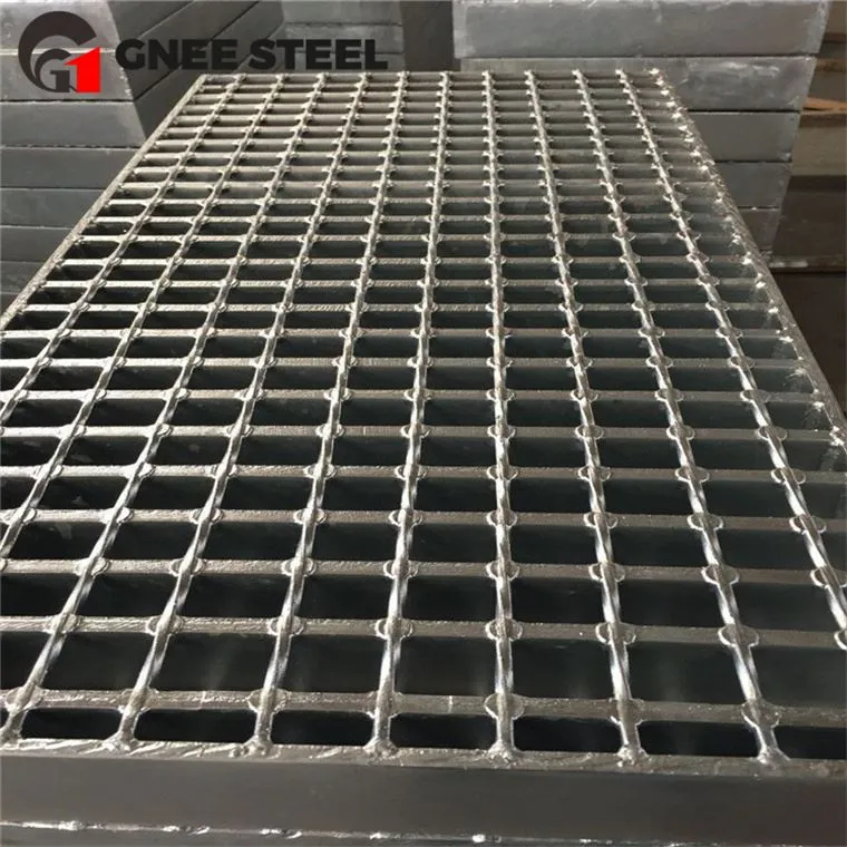 Galvanizált sétányrács